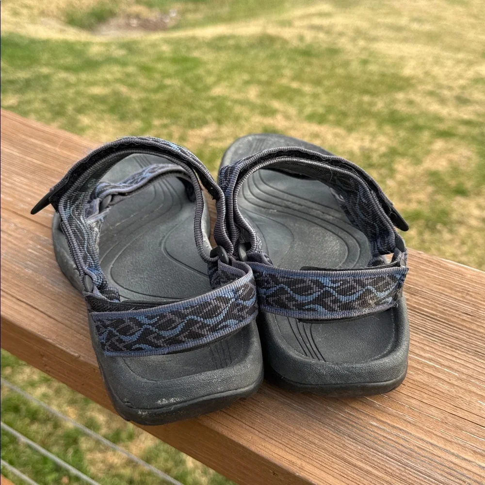 Teva Hurricane Sandals. Black / Blue Size 11